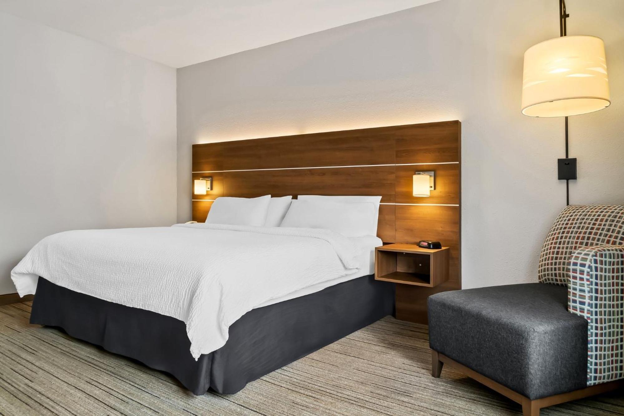Holiday Inn Express Hotel & Suites Marion By Ihg Екстер'єр фото