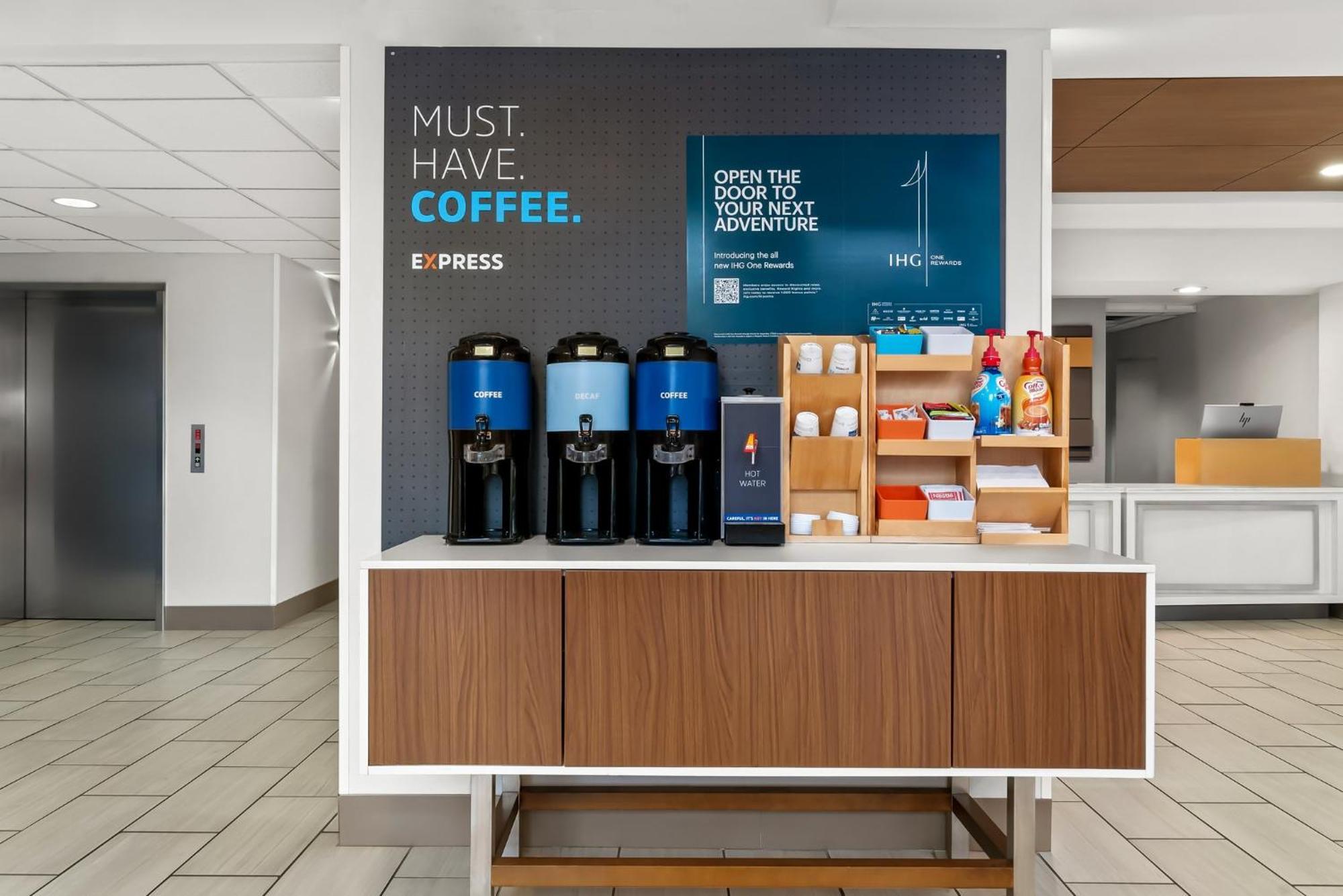 Holiday Inn Express Hotel & Suites Marion By Ihg Екстер'єр фото
