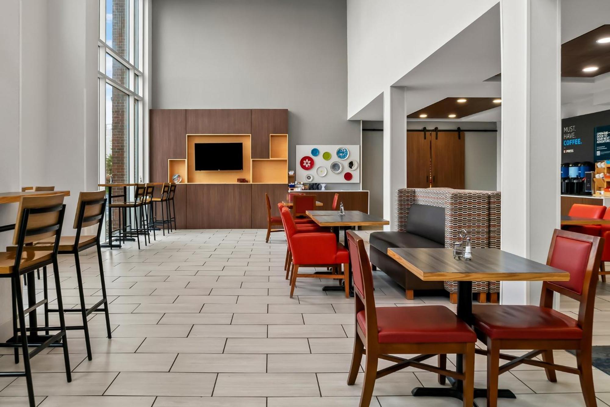 Holiday Inn Express Hotel & Suites Marion By Ihg Екстер'єр фото