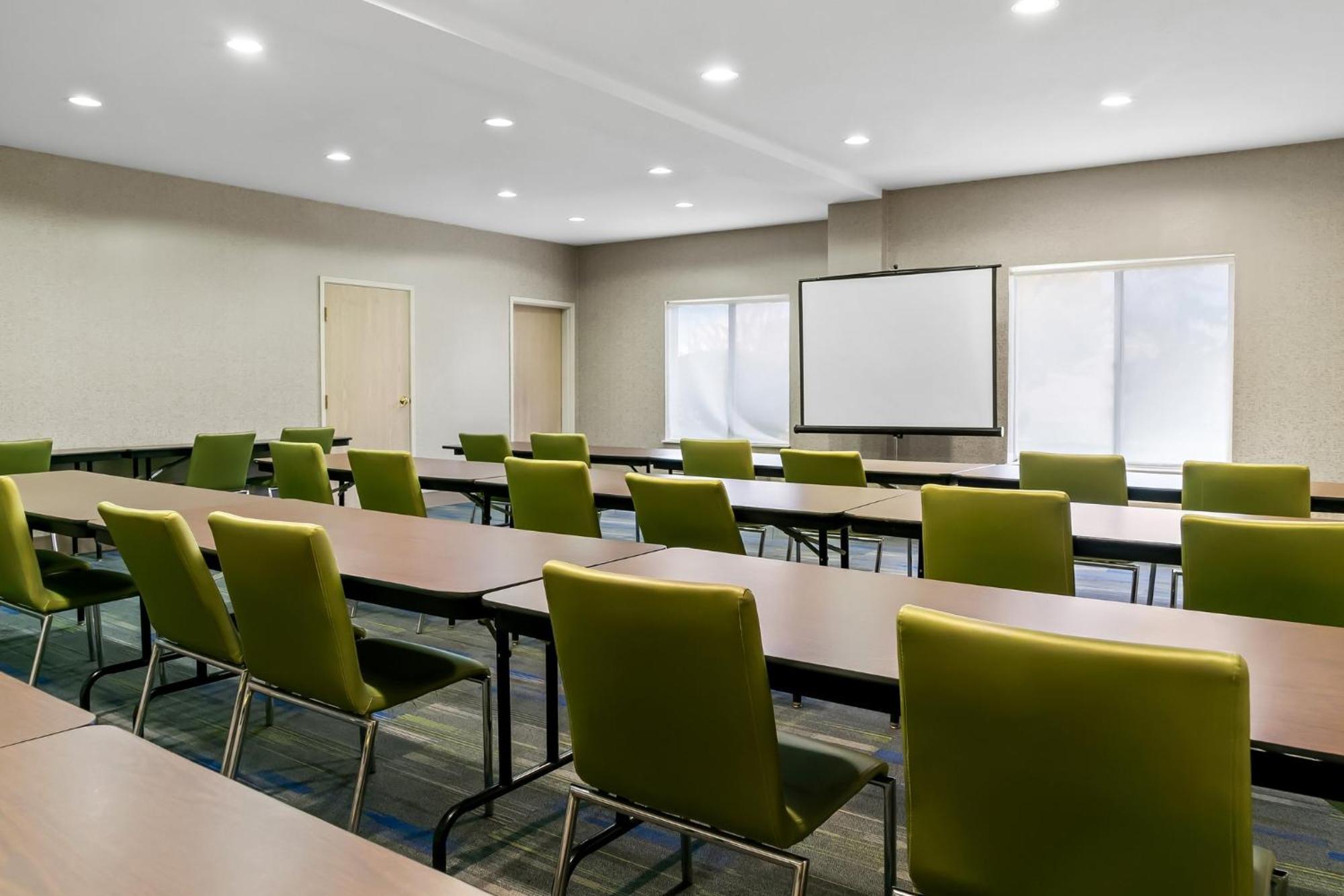 Holiday Inn Express Hotel & Suites Marion By Ihg Екстер'єр фото