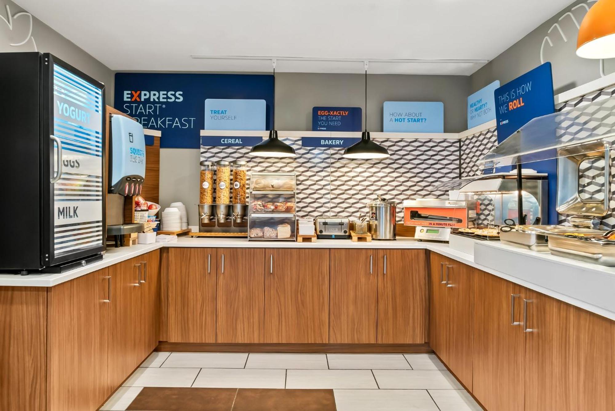 Holiday Inn Express Hotel & Suites Marion By Ihg Екстер'єр фото