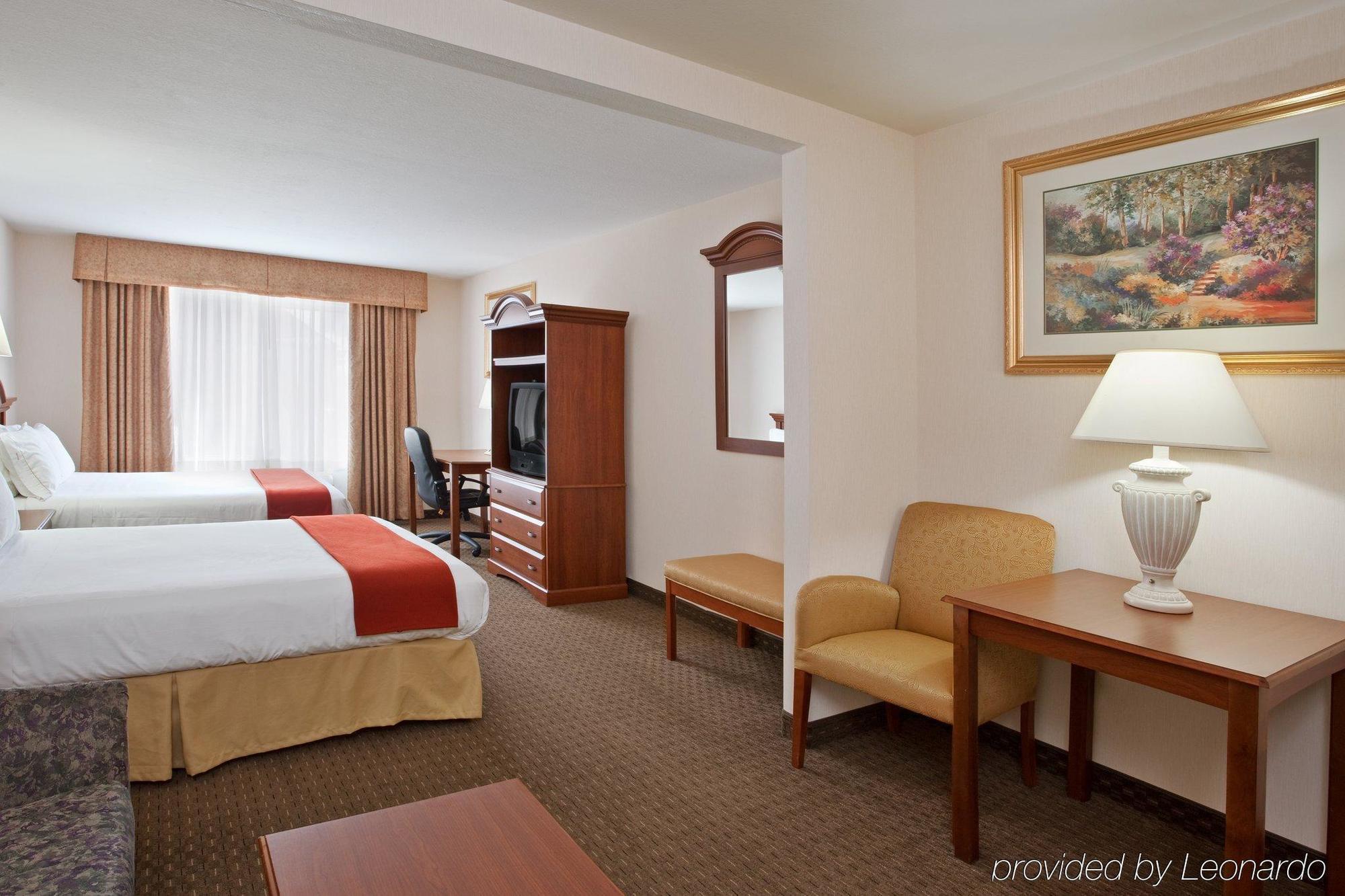 Holiday Inn Express Hotel & Suites Marion By Ihg Номер фото